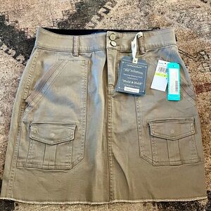 Democracy Madeleine tan cargo skirt size 4 NWT
